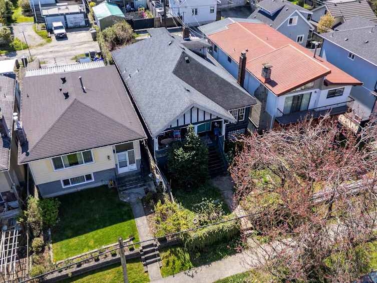 2938 E 27th Avenue, Vancouver, BC, V5R 1N8 - 10