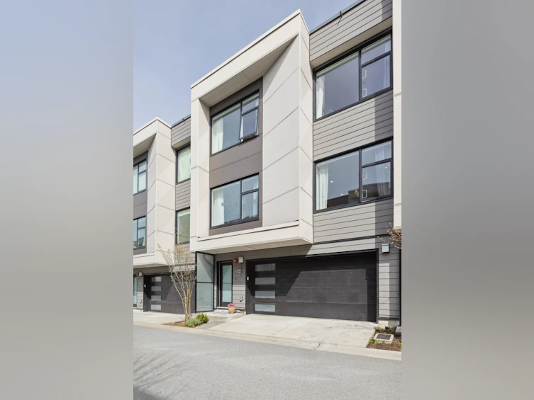 15-602 Lile Drive, North Vancouver, BC, V7G 0B3 - 2
