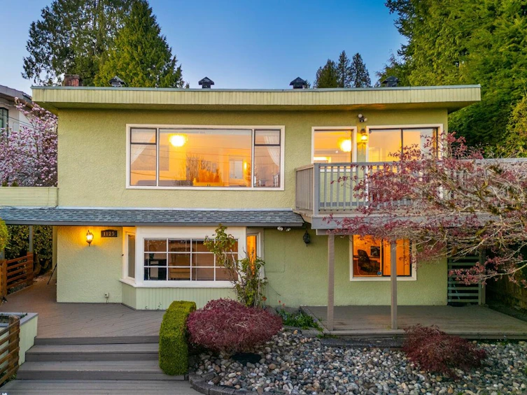 1125 Palmerston Avenue, West Vancouver, BC, V7S 2J5