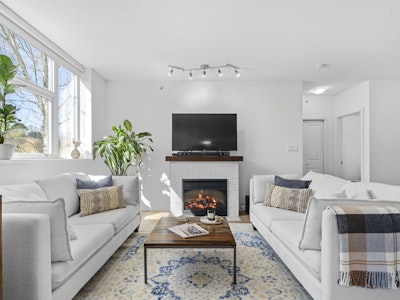 206-5611 Goring Street - 2