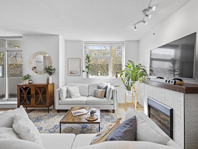 206-5611 Goring Street - 3