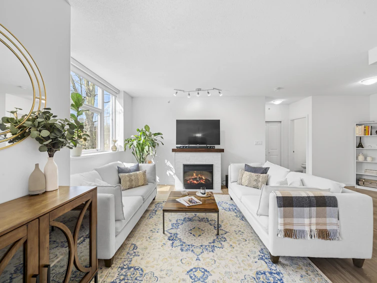 206-5611 Goring Street, Burnaby, BC, V5B 0A3 - 5