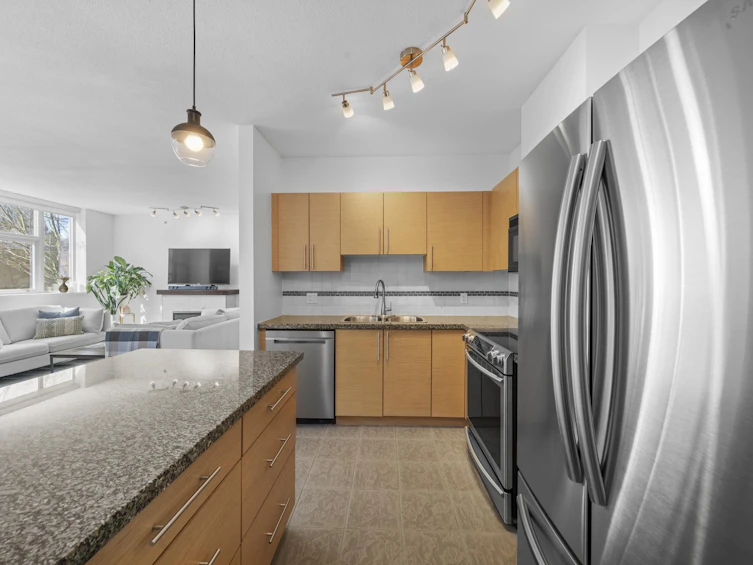 206-5611 Goring Street, Burnaby, BC, V5B 0A3 - 11