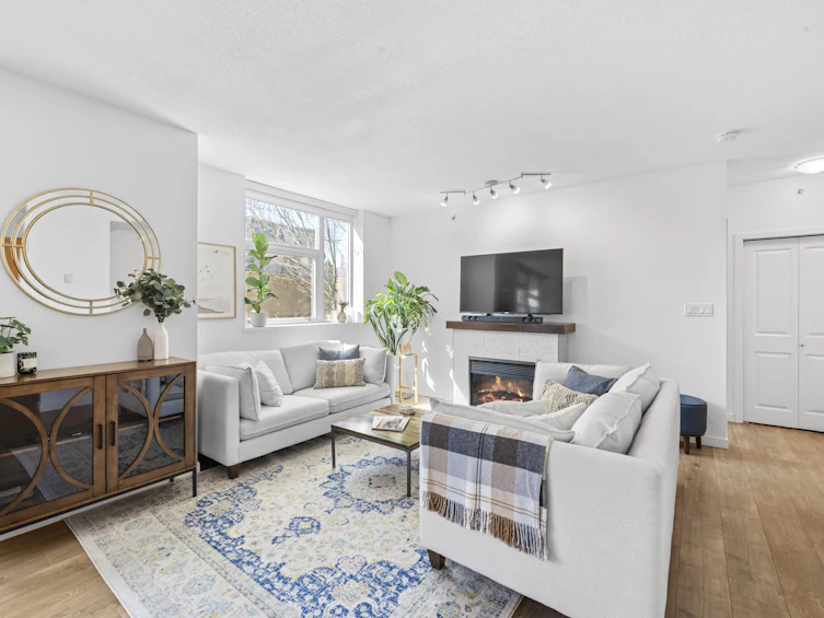 206-5611 Goring Street, Burnaby, BC, V5B 0A3 - 4