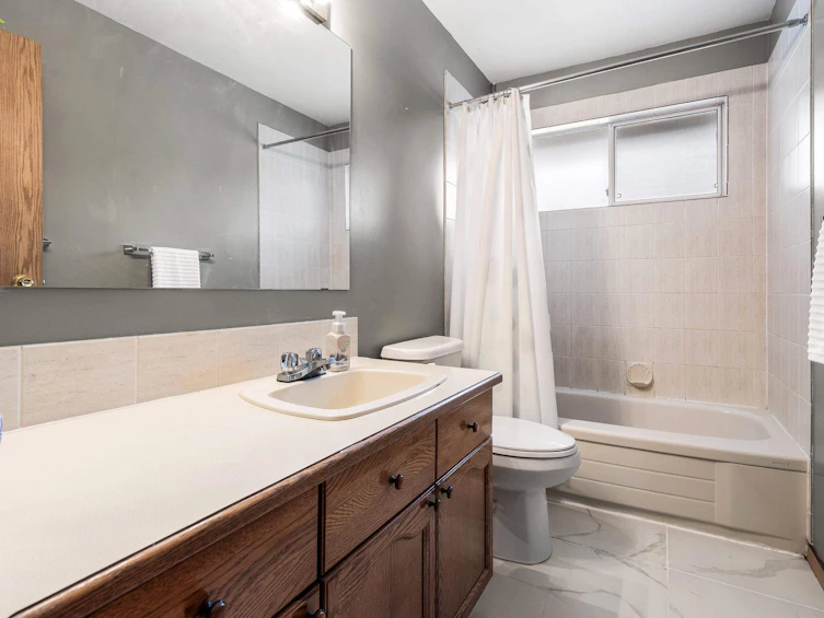 15299 93a Avenue, Surrey, BC, V3R 0E6 - 23