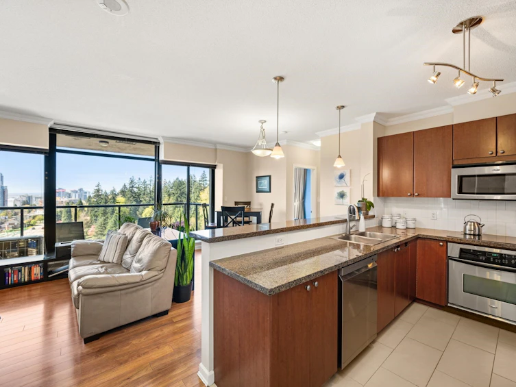 1902-15 E Royal Avenue, New Westminster, BC, V3L 0A9 - 8