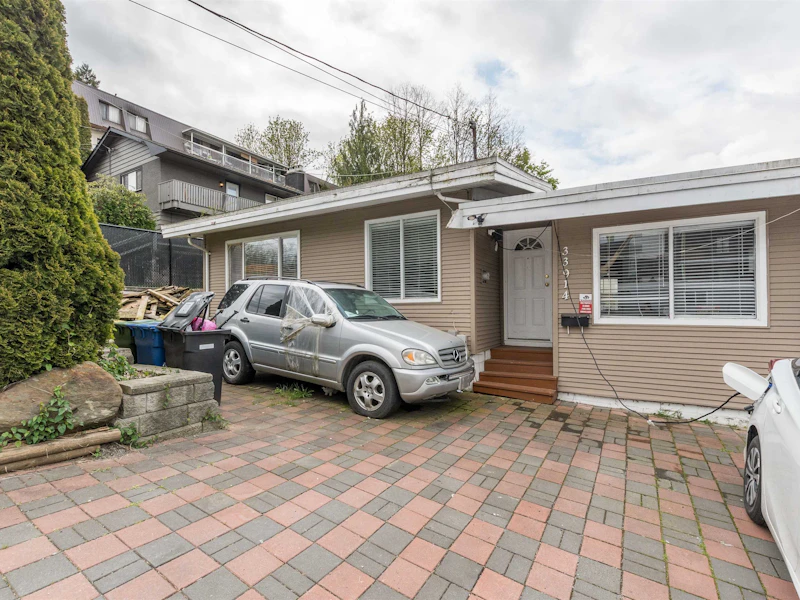 33914 George Ferguson Way, Abbotsford BC V2S 2M9