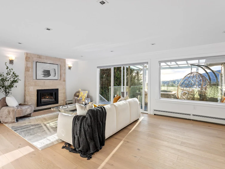 5117 Francisco Court, North Vancouver, BC, V7R 3K4 - 5