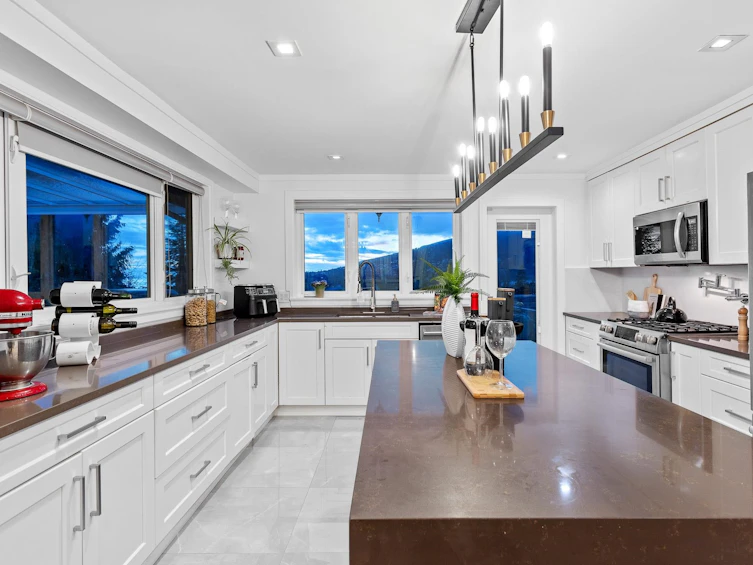 5117 Francisco Court, North Vancouver, BC, V7R 3K4 - 14
