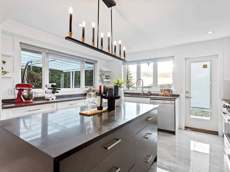 5117 Francisco Court, North Vancouver, BC, V7R 3K4 - 15