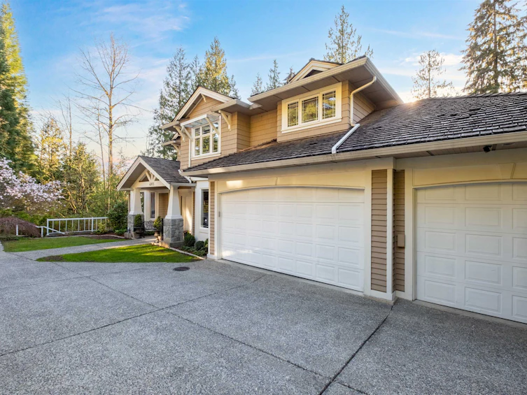 4905 Chalet Place, North Vancouver, BC, V7R 4X4 - 4