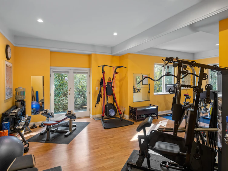 4905 Chalet Place, North Vancouver, BC, V7R 4X4 - 35