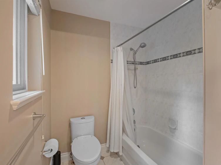 4905 Chalet Place, North Vancouver, BC, V7R 4X4 - 31
