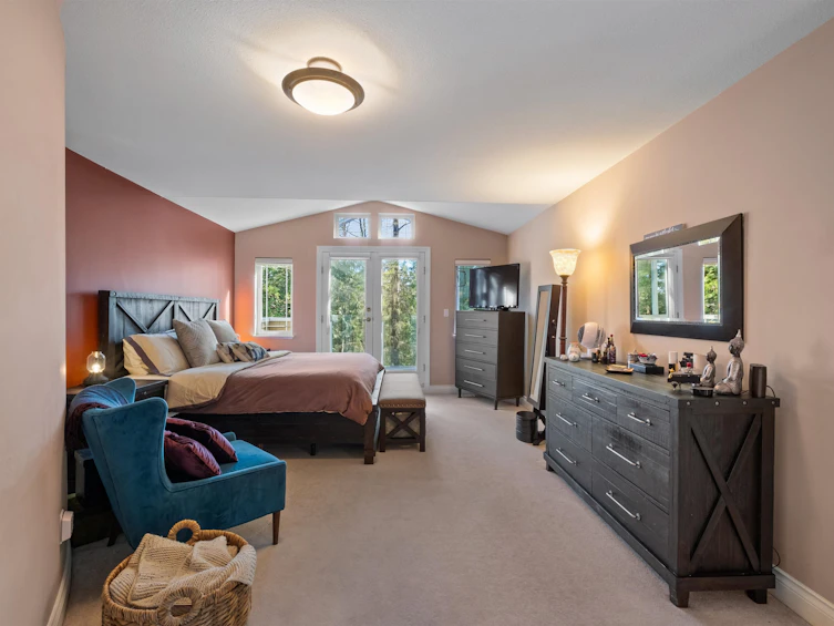 4905 Chalet Place, North Vancouver, BC, V7R 4X4 - 23