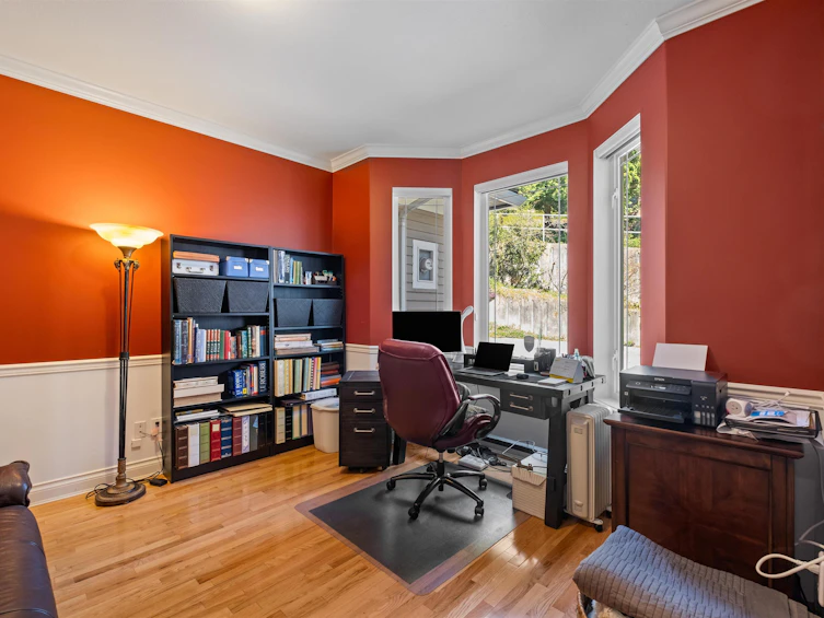 4905 Chalet Place, North Vancouver, BC, V7R 4X4 - 20