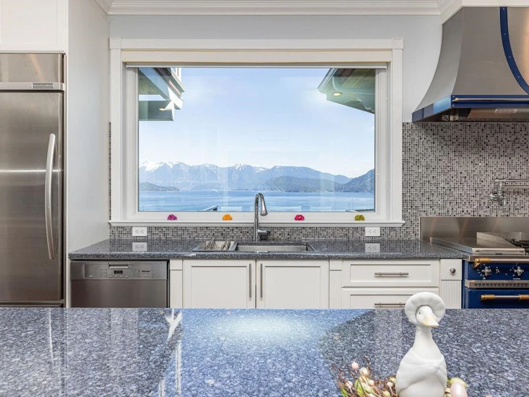 1128 Twin Isle Drive, Gibsons, BC, V0N 1V1 - 5