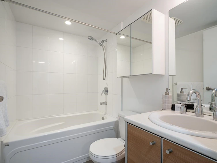 203-13688 100 Avenue, Surrey, BC, V3T 0G5 - 11