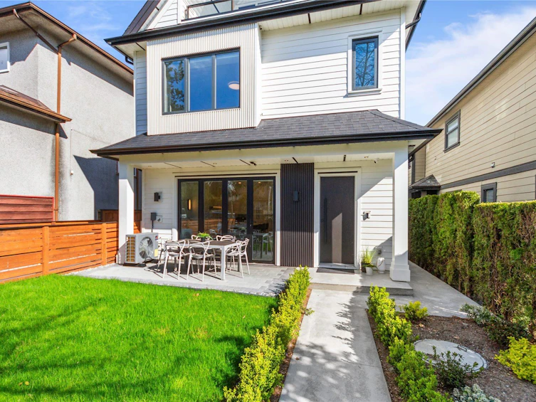 1-2169 Charles Street, Vancouver, BC, V5L 2H8 - 2