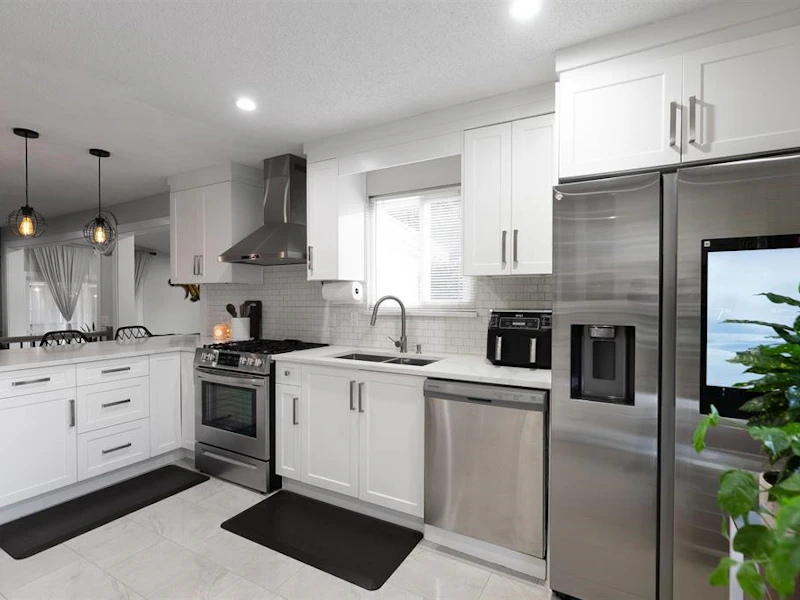 12859 68a Avenue, Surrey BC V3W 7M6
