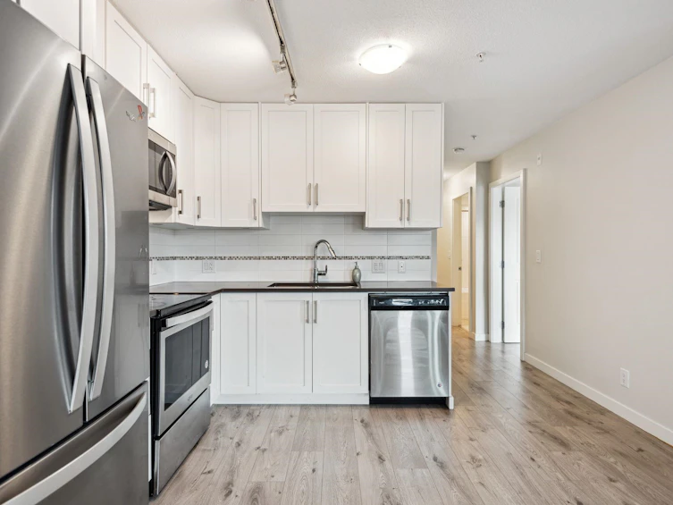 304-7908 15th Avenue, Burnaby, BC, V3N 0G6 - 14