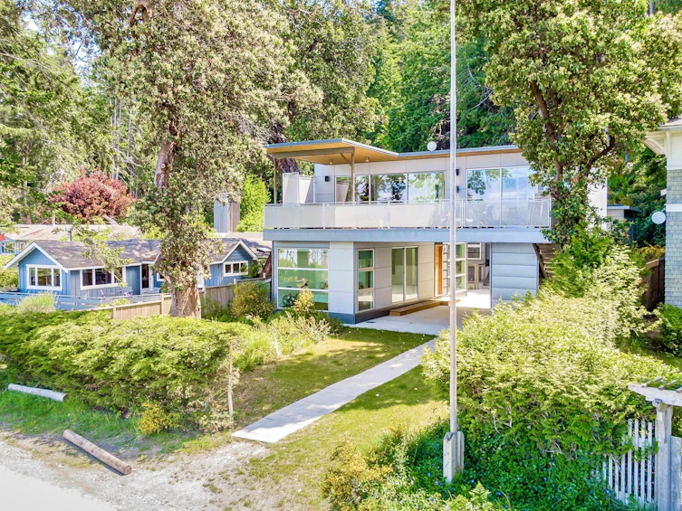 2924 Malaspina Promenade, Savary Island, BC, V7P 1P0
