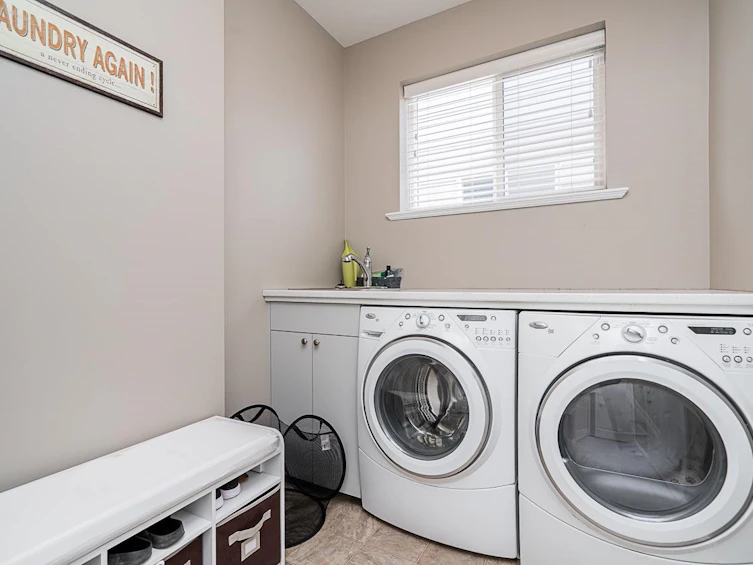 18153 70 Avenue, Surrey, BC, V3S 6Z1 - 18