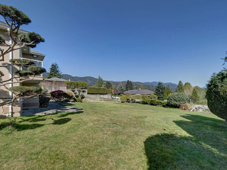 6501 North Gale Avenue, Sechelt, BC, V7Z 0L1 - 38