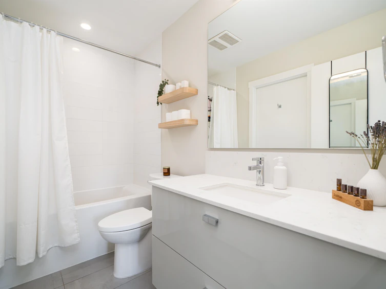 404-10838 Whalley Boulevard, Surrey, BC, V3R 0G8 - 12