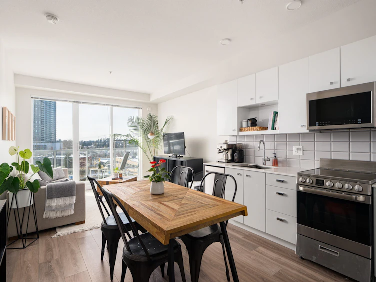 404-10838 Whalley Boulevard, Surrey, BC, V3R 0G8 - 4