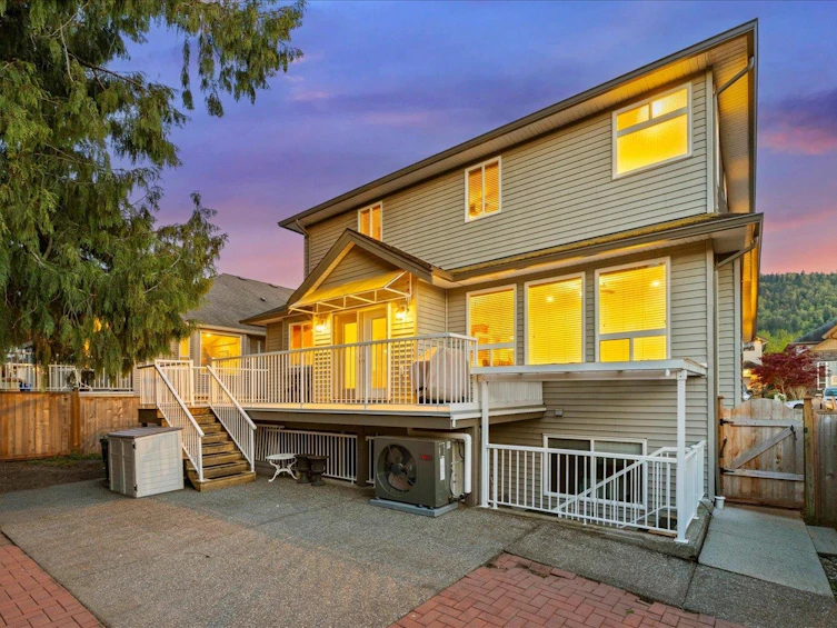 44413 Bayshore Avenue, Chilliwack, BC, V2R 0A5 - 2