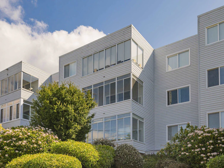 207-1354 Winter Street, Surrey, BC, V4B 3Y1 - 2