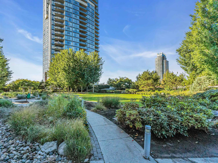 301-2225 Holdom Avenue, Burnaby, BC, V5B 2Z8 - 18