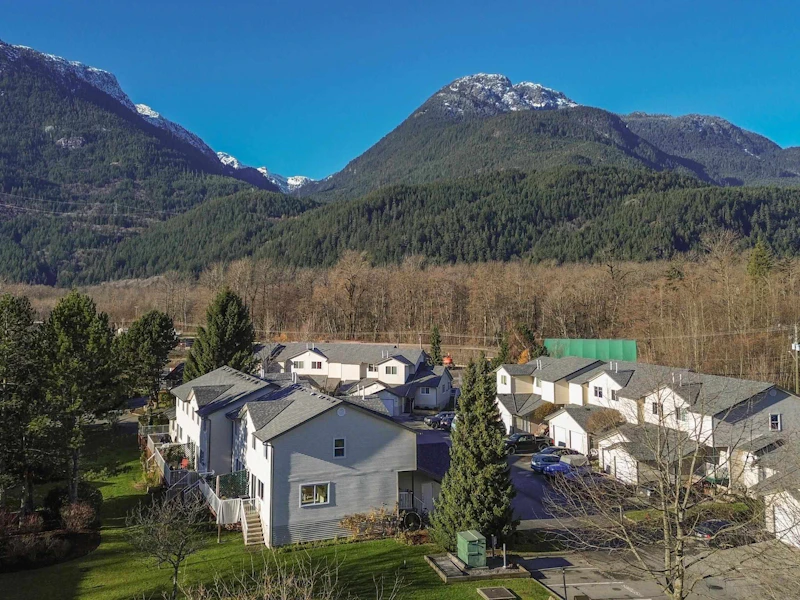 116 - 39920 Government Road, Squamish BC V8B 0G5