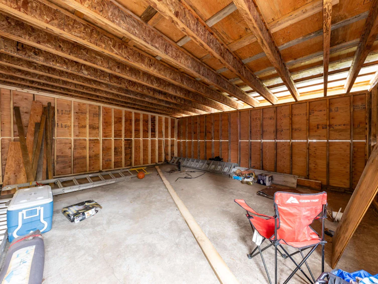 15032 Swallow Drive, Surrey, BC, V3R 4X2 - 16
