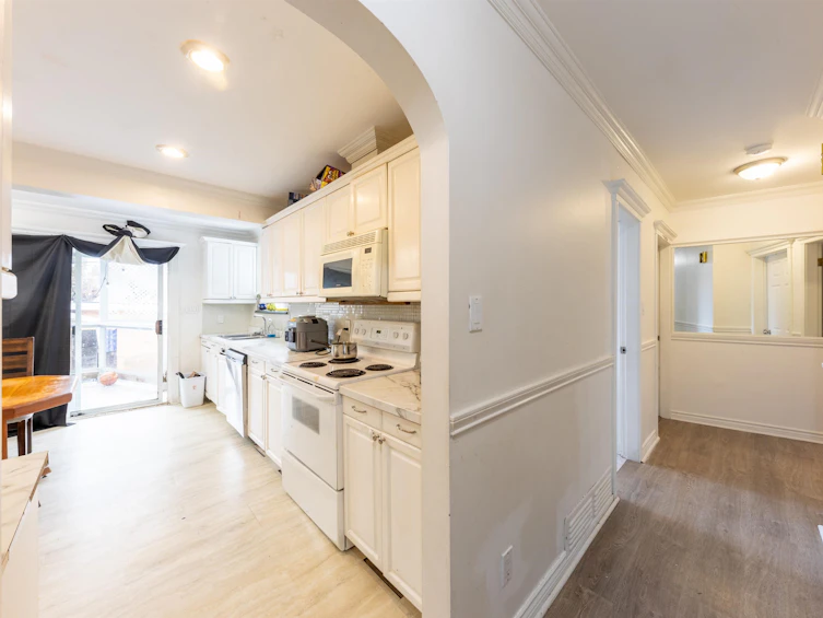 15032 Swallow Drive, Surrey, BC, V3R 4X2 - 4