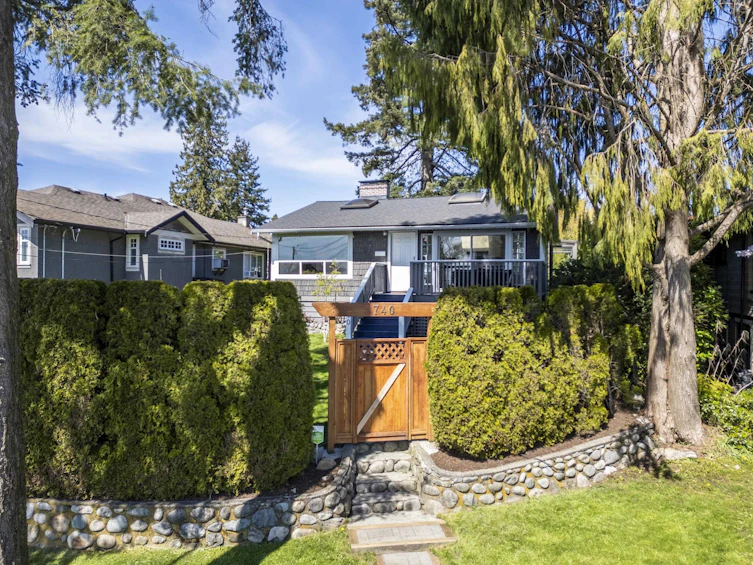 740 E Keith Road, North Vancouver, BC, V7L 1W7 - 39