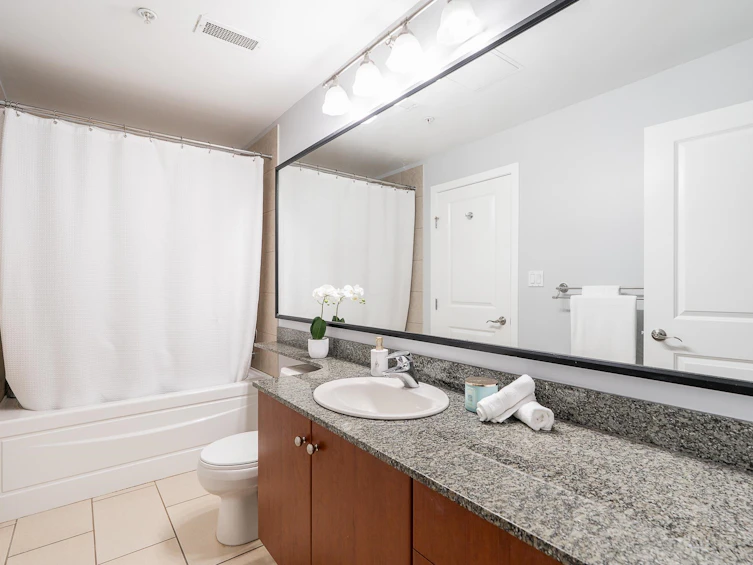 305-200 Capilano Road, Port Moody, BC, V3H 5N1 - 12