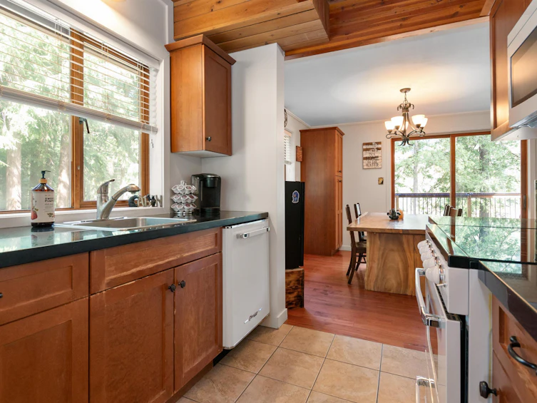 27294 Yurkin Road, Hope, BC, V0X 1L3 - 13