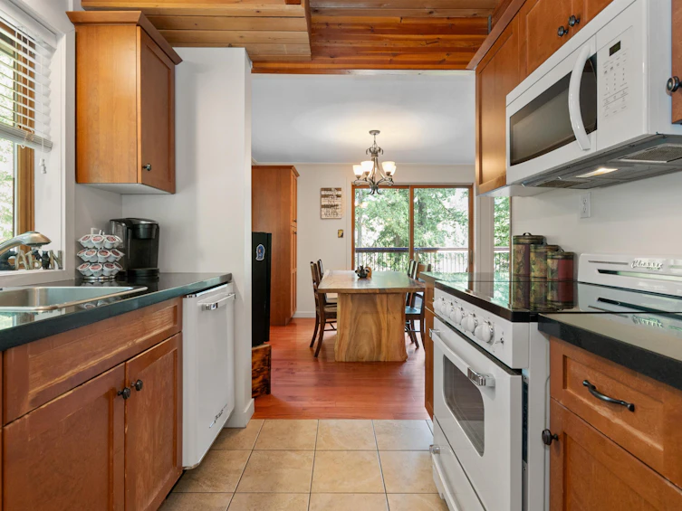 27294 Yurkin Road, Hope, BC, V0X 1L3 - 14
