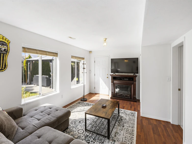 21425 90 Avenue, Langley, BC, V1M 1Z2 - 21