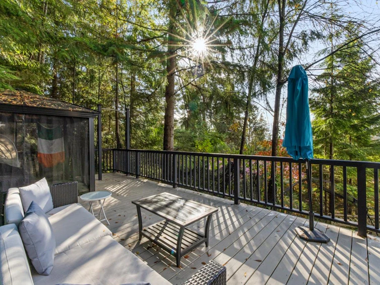 5620 Eagle Court, North Vancouver, BC, V7R 4T9 - 30