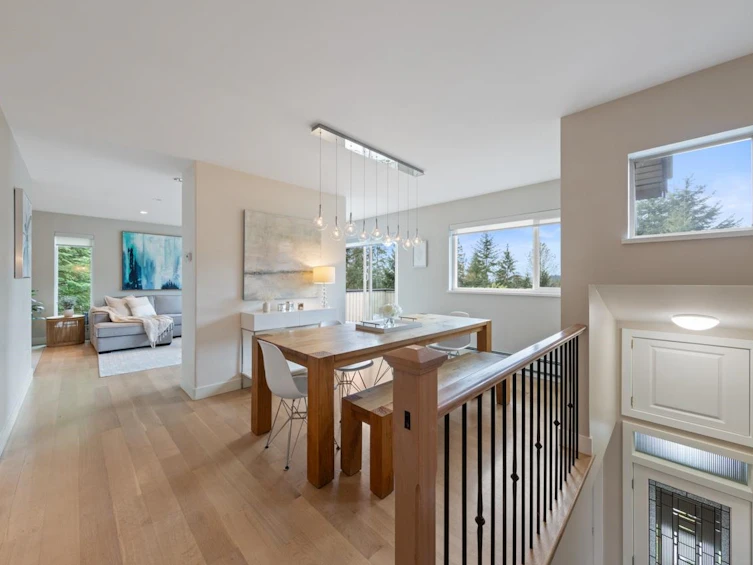 5620 Eagle Court, North Vancouver, BC, V7R 4T9 - 4
