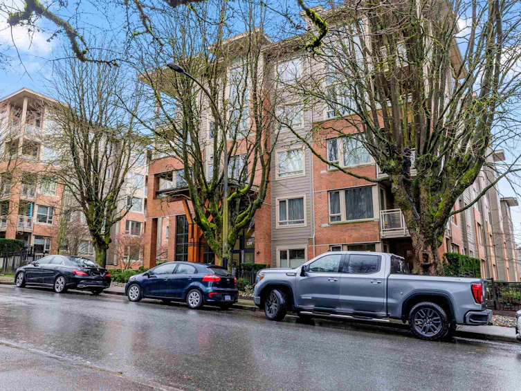 111-139 W 22nd Street, North Vancouver, BC, V7M 0B5 - 22
