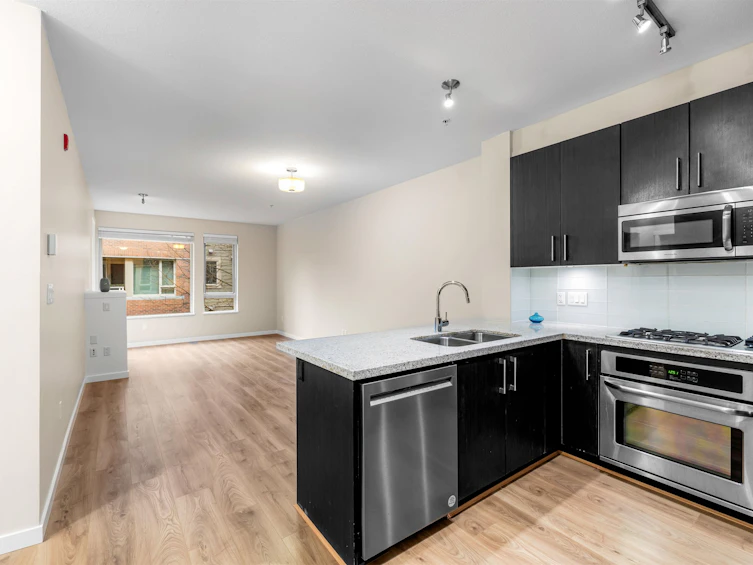 111-139 W 22nd Street, North Vancouver, BC, V7M 0B5 - 3