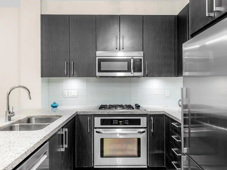 111-139 W 22nd Street, North Vancouver, BC, V7M 0B5 - 5