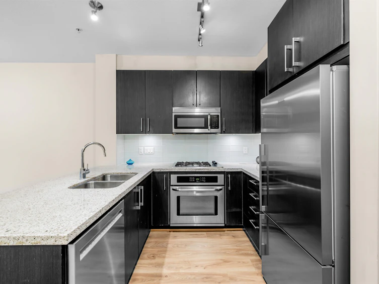 111-139 W 22nd Street, North Vancouver, BC, V7M 0B5 - 4