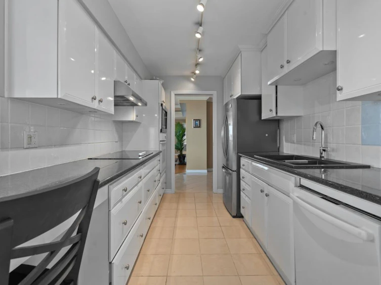 901-1311 Beach Avenue, Vancouver, BC, V6E 1V6 - 10