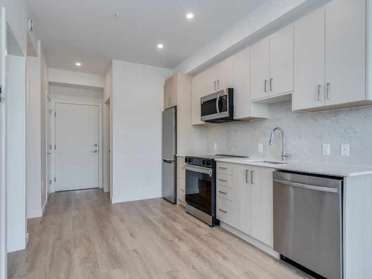 W303-13838 108 Avenue, Surrey, BC, V3T 0T8 - 7