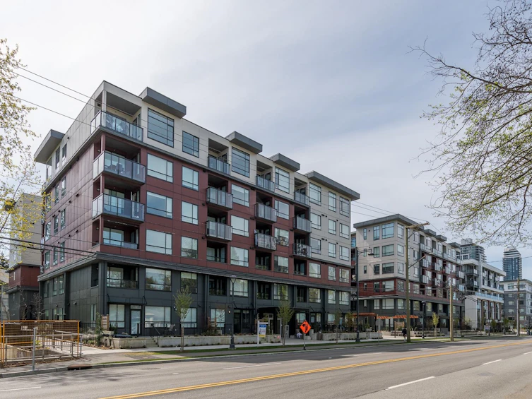 W303-13838 108 Avenue, Surrey, BC, V3T 0T8