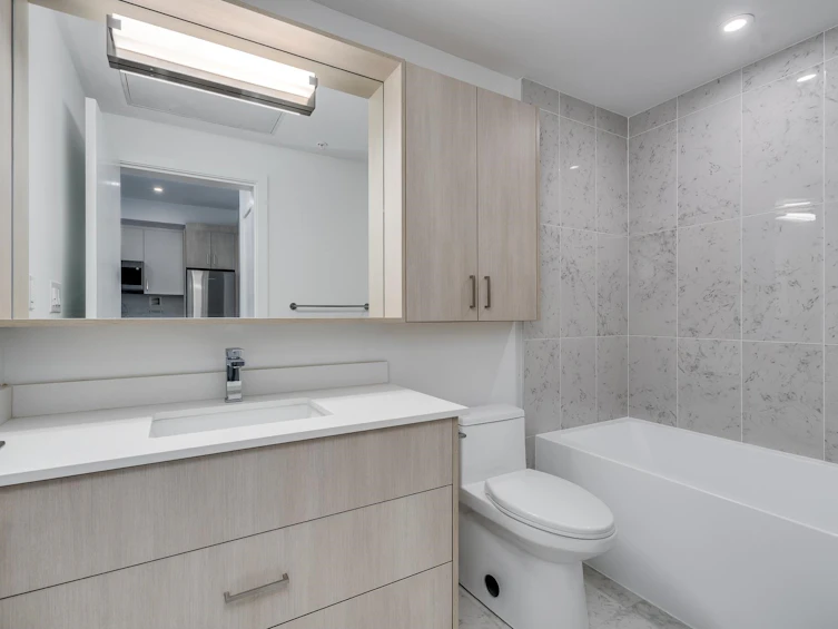 W303-13838 108 Avenue, Surrey, BC, V3T 0T8 - 11